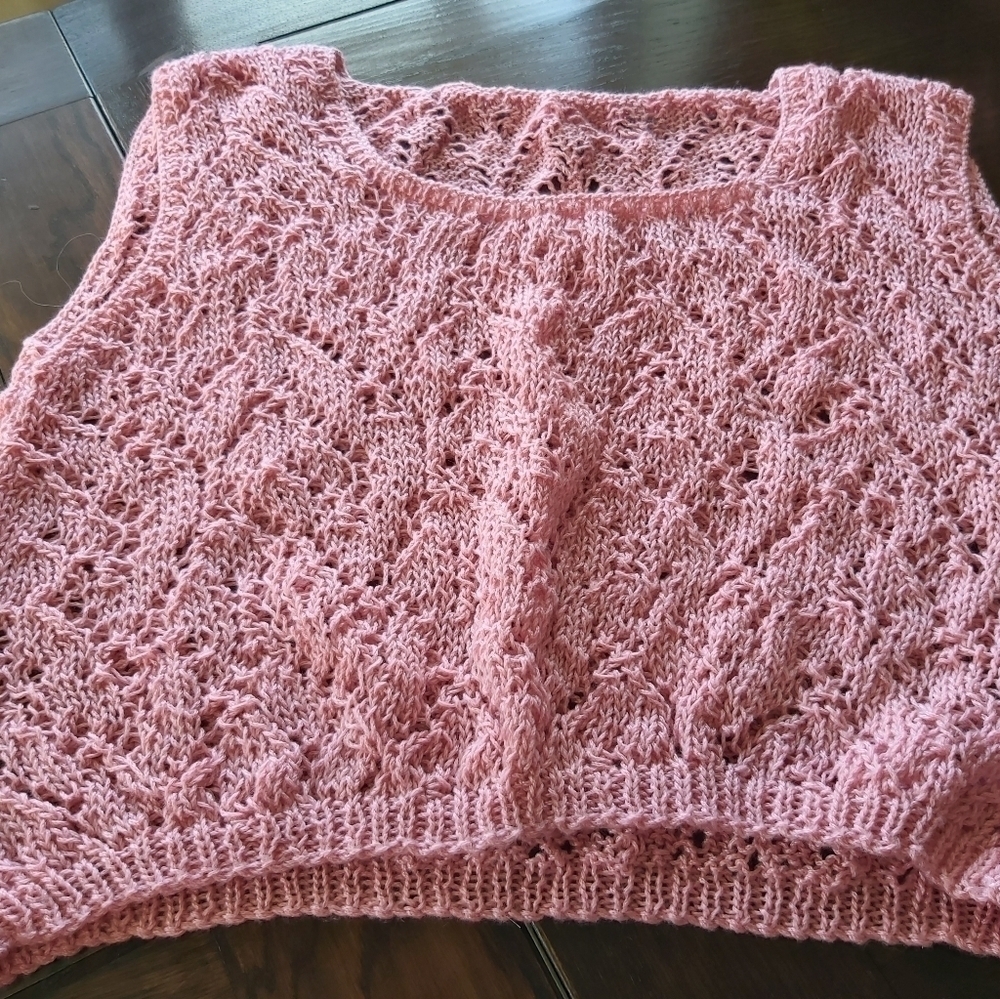 NEW!GORGEOUS Hand knit lightweight top/Gorgeus!/B2B